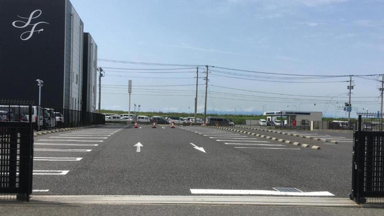 Toyoko Inn Kitakyushu Airport Bagian luar foto