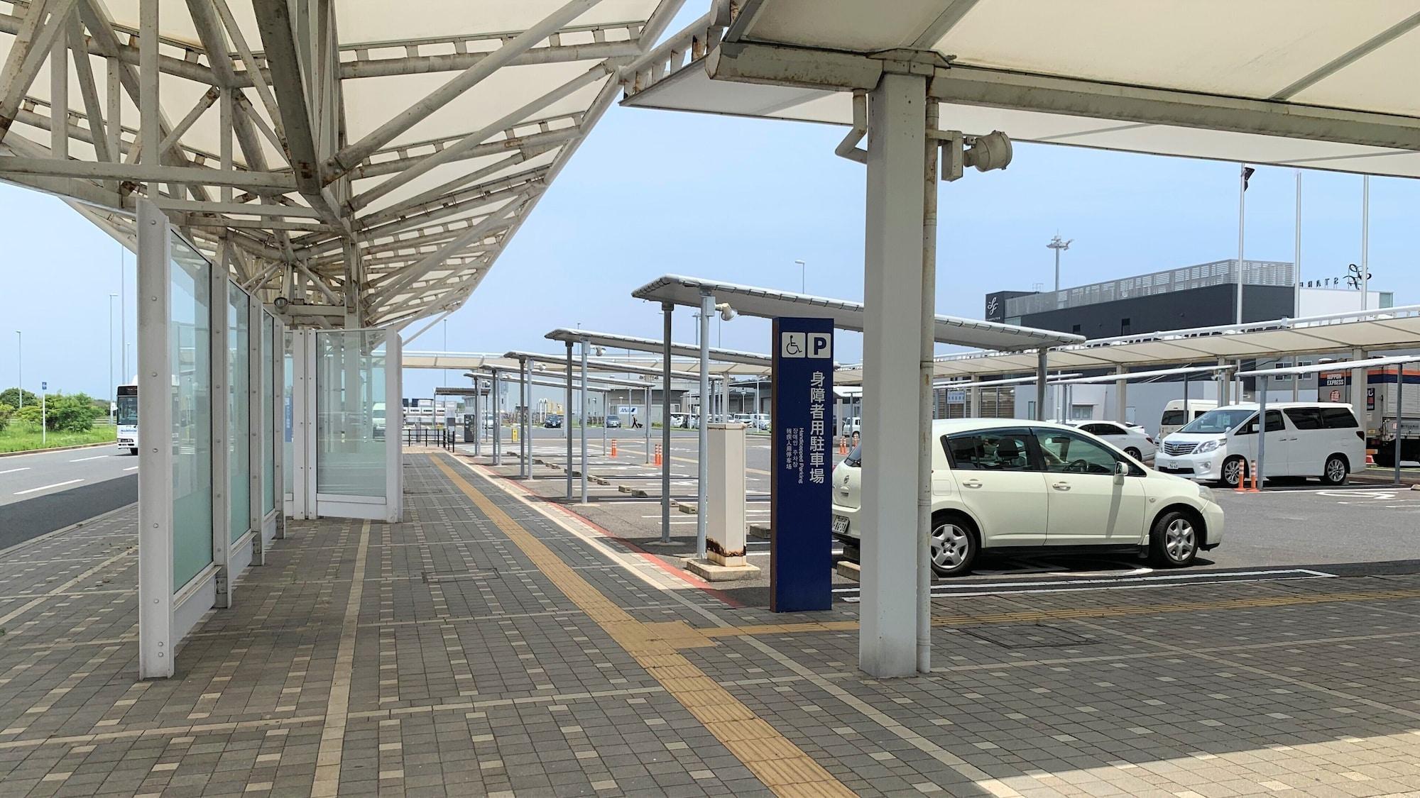 Toyoko Inn Kitakyushu Airport Bagian luar foto