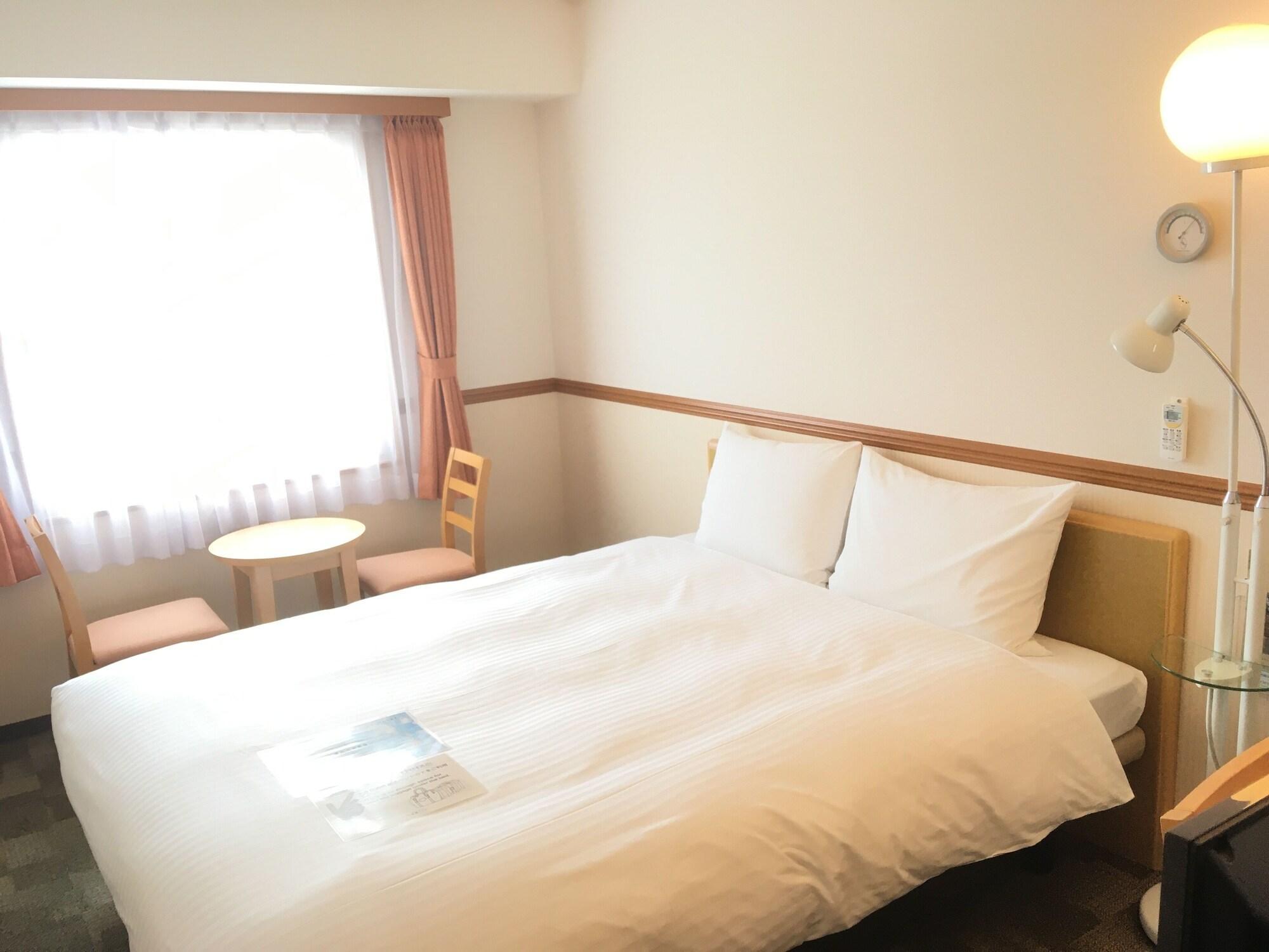 Toyoko Inn Kitakyushu Airport Bagian luar foto