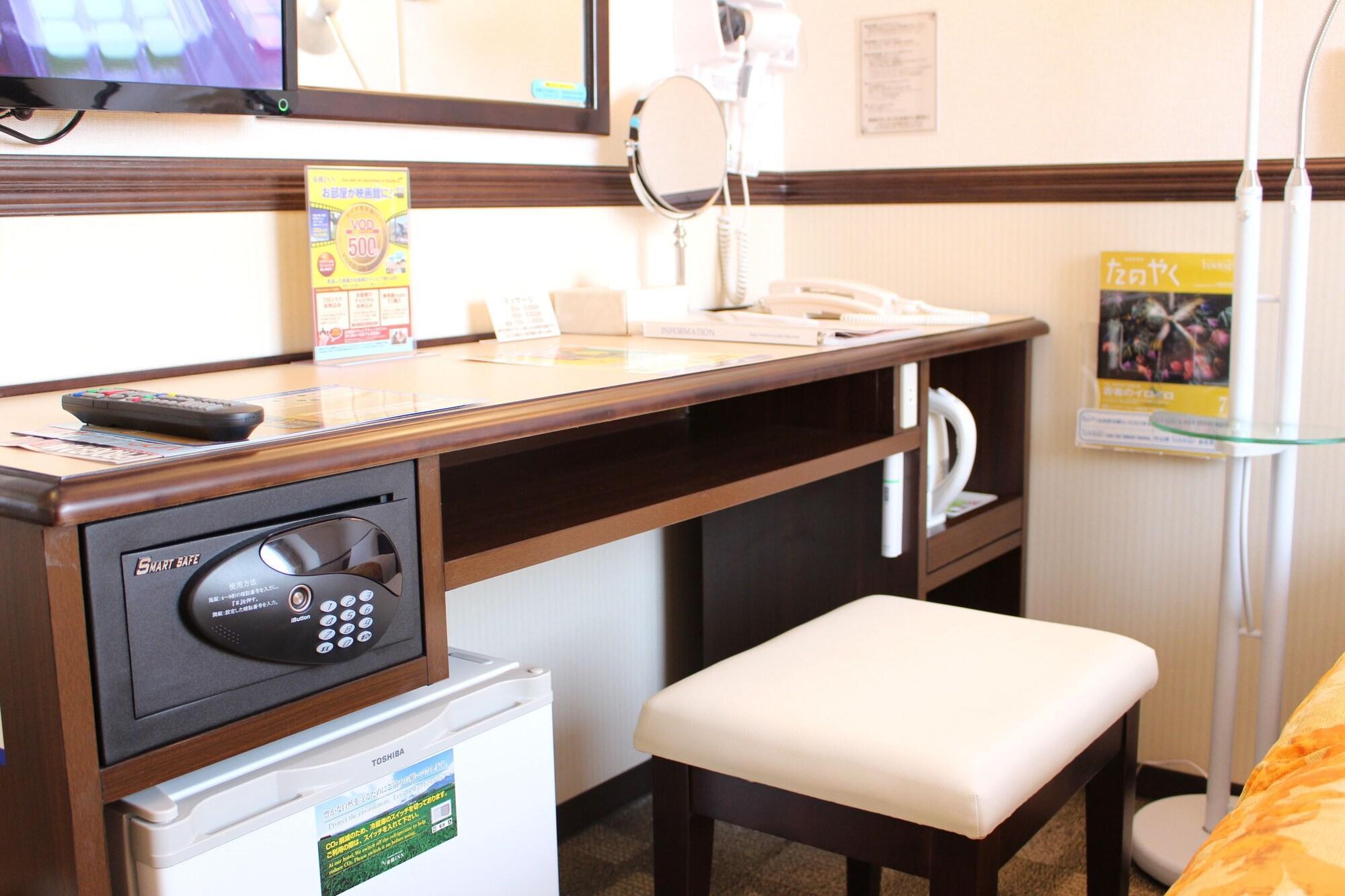 Toyoko Inn Kitakyushu Airport Bagian luar foto